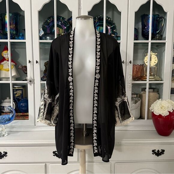 Chic Black Kimono with White Embroidery - Picture 1 of 8
